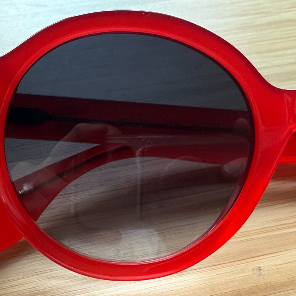 RARE RED MET x Illesteva Sunglasses - Picture 7 of 8